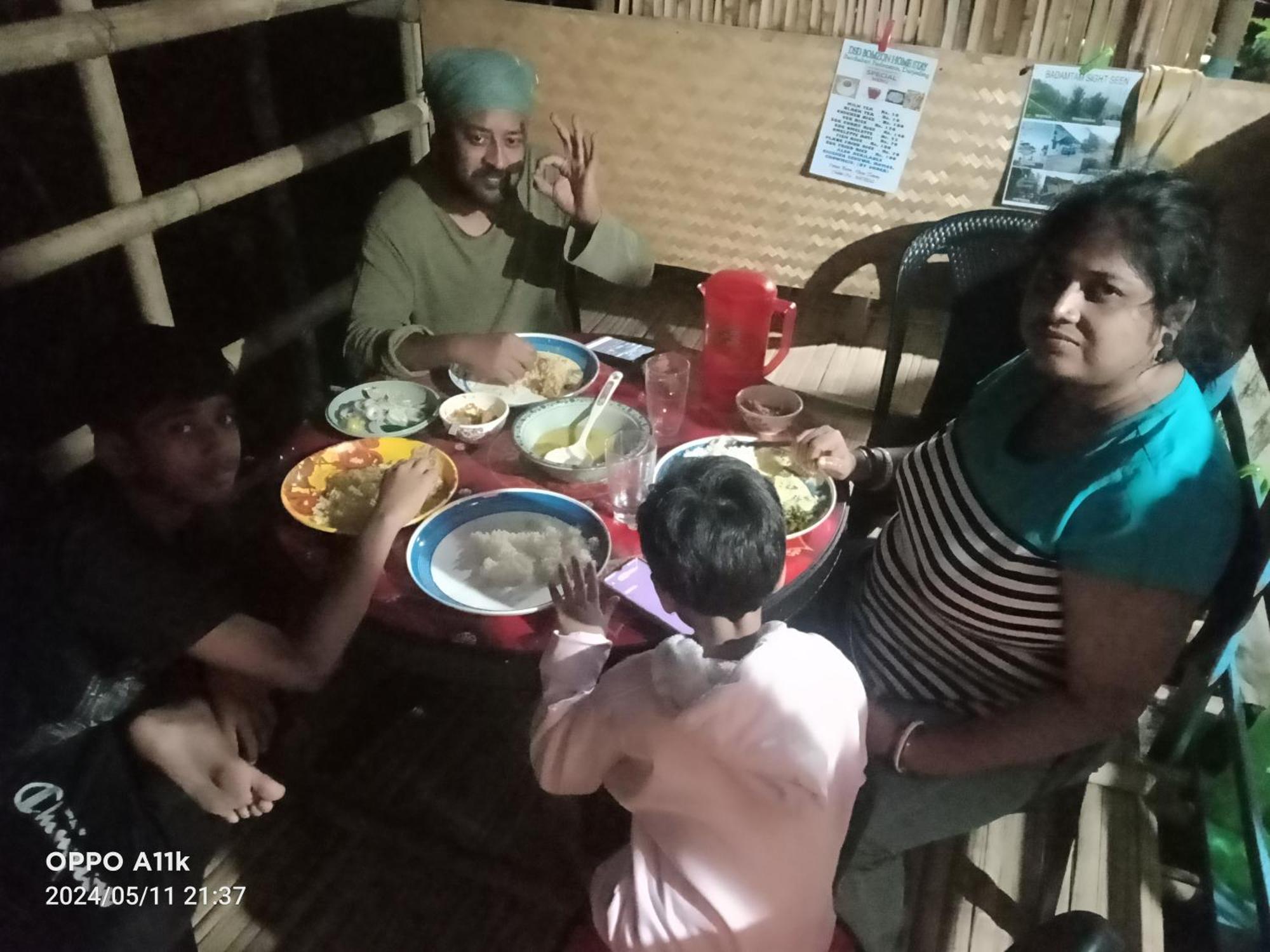 Dsd Bomzon Homestay ดาร์จีลิง ภายนอก รูปภาพ
